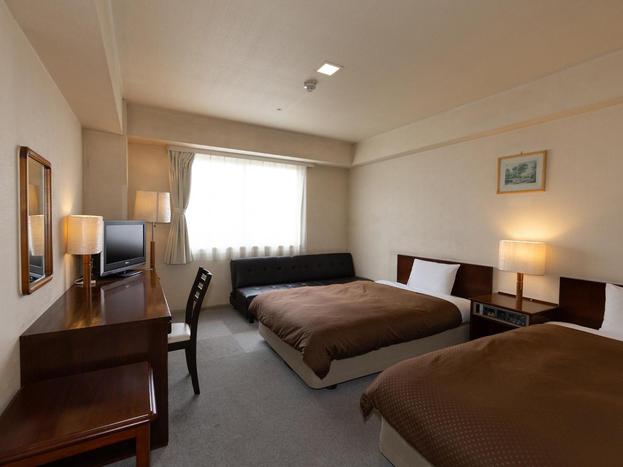 Komoro Grand Castle Hotel Экстерьер фото